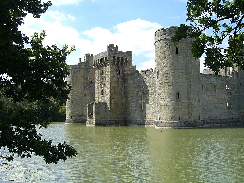 File:Bodiam Castle - panoramio.jpg