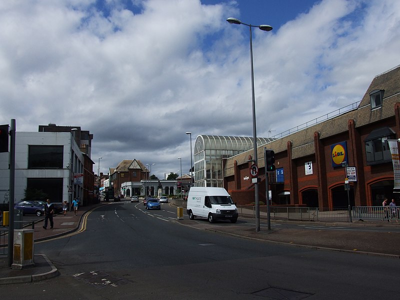 File:Broadway, Maidstone - geograph.org.uk - 3597152.jpg