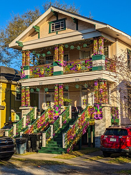 File:Carnival Colors House Float - Mid-City New Orleans, February 2021.jpg