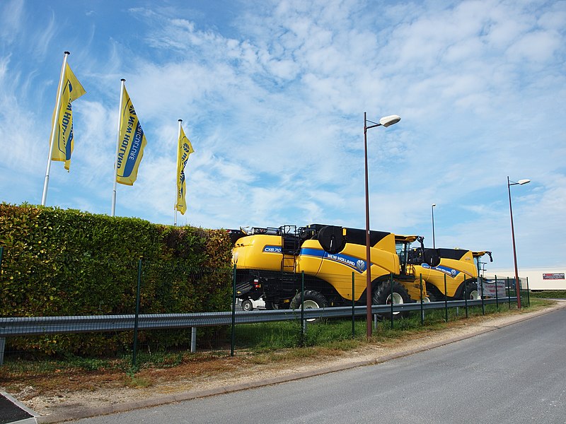 File:Chalons sur Marne-FR-51-Ravillon New Holland-a1.jpg