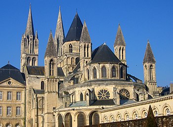 Vista general del presbiterio de la iglesia de San Esteban de Caen.