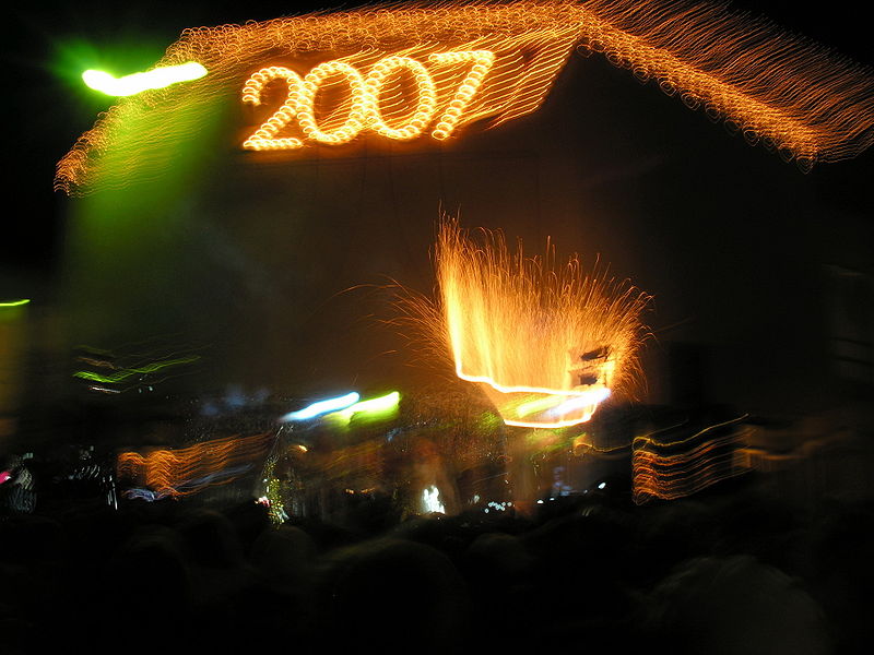 File:Christmas tree feast in Mazeikiai, Lithuania 2006-12-01.jpg