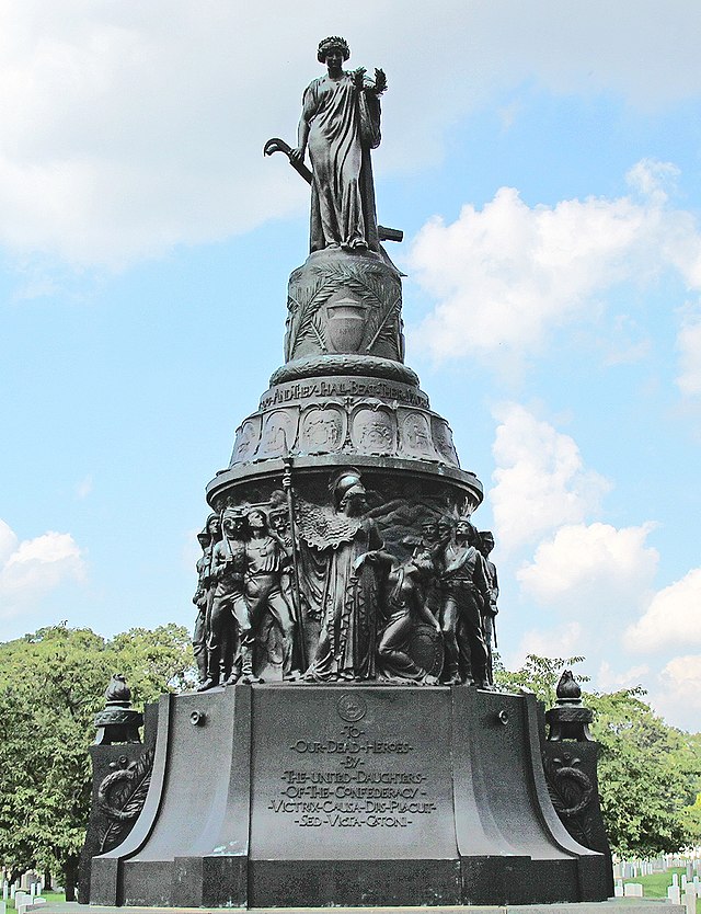 DVIDS - News - Soldiers re-up under Crossed Swords monument