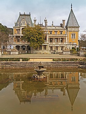 Crimea South Coast 04-14 img03 Massandra Palace.jpg