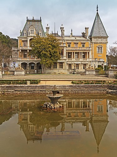 Массандровский дворец на Южном берегу Крыма