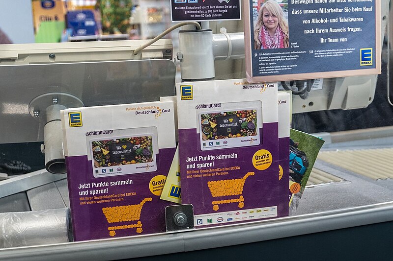 File:DeutschlandCard bei Edeka 2017.jpg