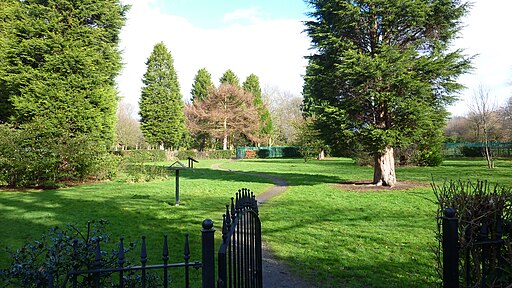 Didsbury Park - geograph.org.uk - 3855324