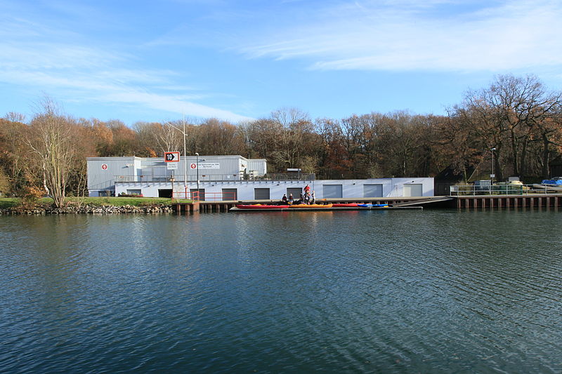 File:Dortmund - An den Bootshäusern + DEK (Deusener Straße-Weidenstraße) 02 ies.jpg