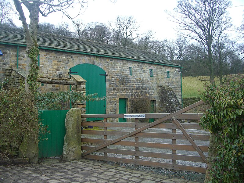 File:Douse Croft Farm Barn.JPG