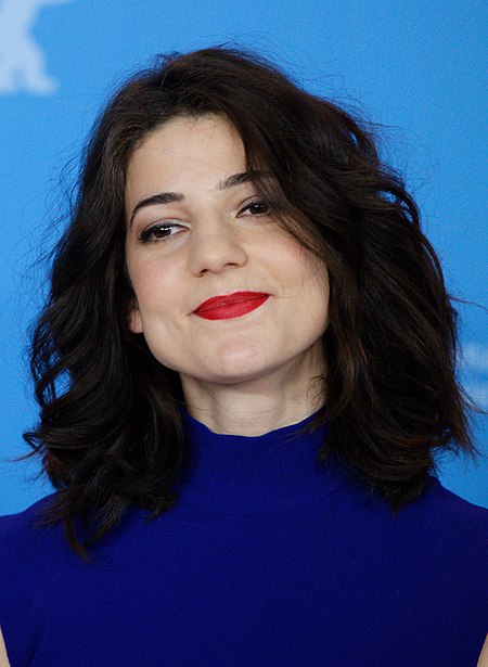 Tập_tin:Esther_Garrel_Call_Me_By_Your_Name_Photo_Call_Berlinale_2017_(cropped).jpg
