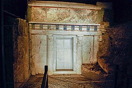 Entrée de la tombe de Philippe II, roi de Macédoine.