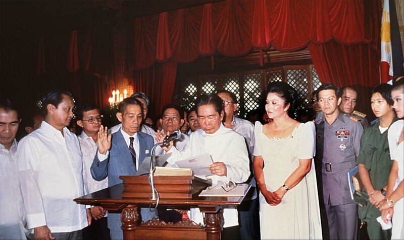 File:Ferdinand Marcos 1986 inauguration.jpg