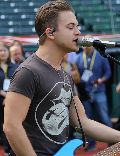 File:Five-time Grammy nominee Hunter Hayes performs his national anthem soundcheck, hours before Game 6 of the World Series. (30716241645) (cropped).jpg