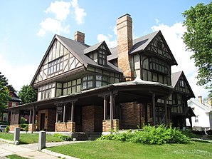 Fred Holland Day House, Norwood MA.jpg
