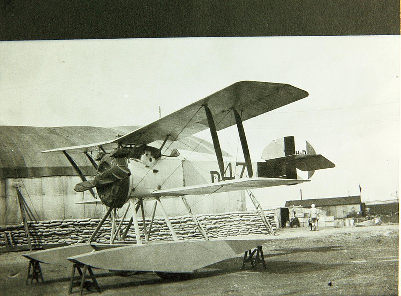 File:French Navy Hanriot HD.2 on beaching gear.jpg