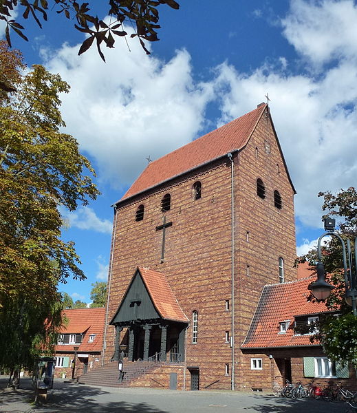 File:Frohnau Zeltinger Platz Johanneskirche.JPG