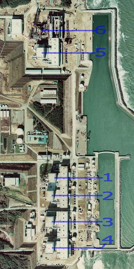 ไฟล์:Fukushima I NPP 1975 medium crop rotated labeled.jpg