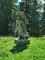 Bundesstraße 23 zwischen Ettal und Oberammergau (Skulptur Mann mit Tragegestell) 2020