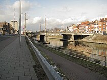 Jozef Guislainbrug, met eronder de onderdoorgang aan de oever Groendreef