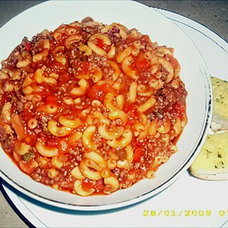 <span class="mw-page-title-main">American goulash</span> American pasta and ground beef dish