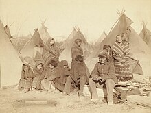 "What's left of Big Foot's band": John Grabill, 1891 Grabill - Survivors of Big Foots band.jpg