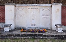 Tumba de Hugo von Hofmannsthal en el cementerio Kalksburg en Viena, Austria-full PNr ° 0581.jpg