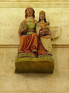 Statue trinitaire de sainte Anne, la Vierge et l'Enfant Jésus (XVIe siècle), basilique Notre-Dame-de-Quelven Morbihan.