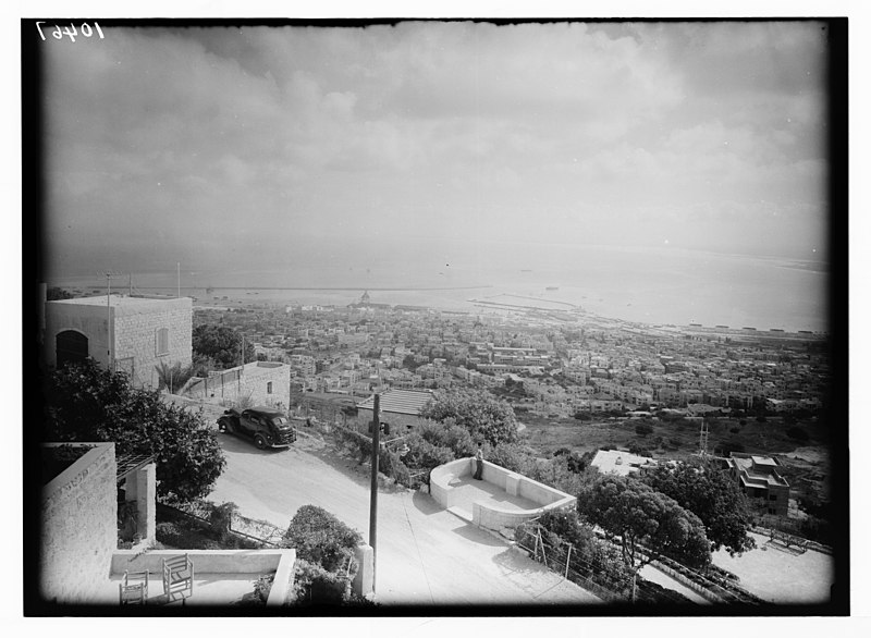 File:Haifa & the harbour from the slopes of Mt. Carmel LOC matpc.04296.jpg