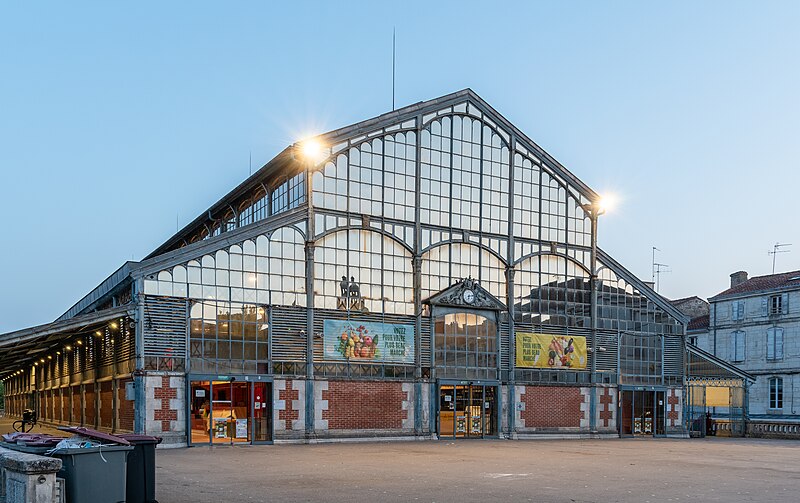 File:Halles de Niort early morning HDR (2) (cropped).jpg