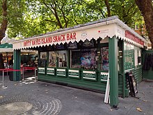 Hayes Pulau Snack Bar, Cardiff, Agustus 2021.jpg