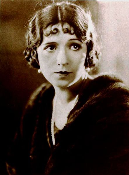 File:Helen Ferguson - Jul 1922 Photoplay.jpg