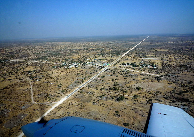 File:Highway Namibia III.jpg