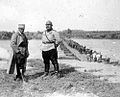 Generalii Traian Moșoiu și Marcel Olteanu la podul de peste Tisa