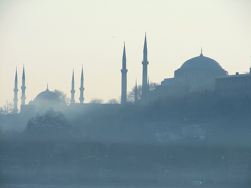 File:IstanbulFog.jpg