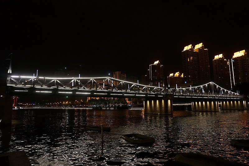 File:Jintang Bridge, Tianjin 11 2015-09.jpg