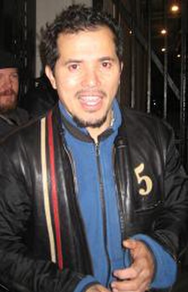 Leguizamo signing playbills in 2008