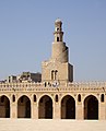 Kairo Ibn Tulun Moschee BW 11.jpg