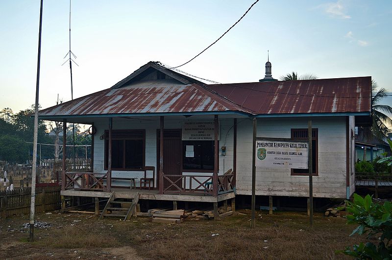 File:Kantor Desa Muara Bengkal Ilir, Kutai Timur.JPG