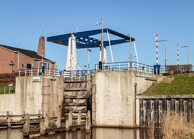 File:Ketelsluis, brug over benedenhoofd, in Ketelhaven. 28-02-2022. (actm.) 06.jpg