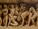 Adegan seks oral di relief Khajuraho