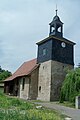 Dorfkirche mit künstlischer Ausstattung und Kirchhof