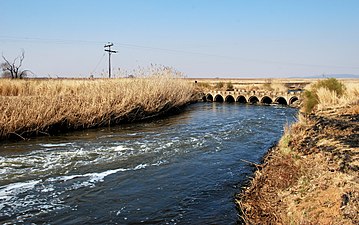 Реки клип. Вааль (река). Река Вааль в ЮАР. Вааль река в Африке. Река Беспута мост.