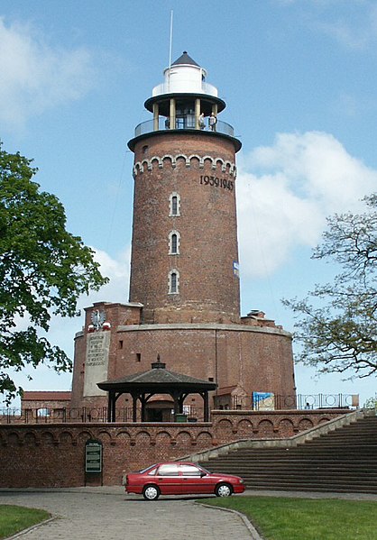 File:Kolobrzeg latarnia w.jpg