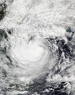 在10月13日達到巔峰的輕度颱風圓規