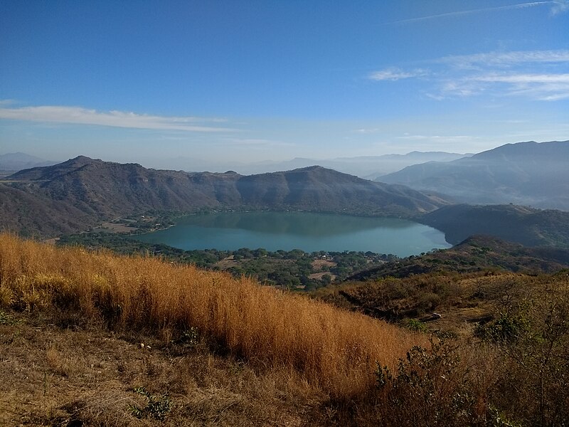 File:Lago cráter de Santa María del Oro, Nayarit, México.jpg