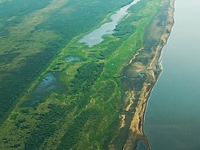 Jezioro w Old Crow Flats Vuntut NP.jpg