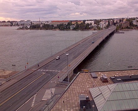 The Lauttasaari bridge