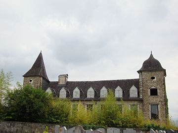 Súbor:Ledeuix_(Pyr-Atl,_Fr)_château.JPG