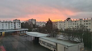 Lever de soleil sur le collège Jean Moulin - Neuilly-Plaisance