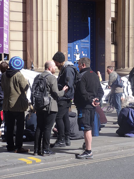 File:Love Activists BoE Occupation, Liverpool 29 April 2015 (25).jpg